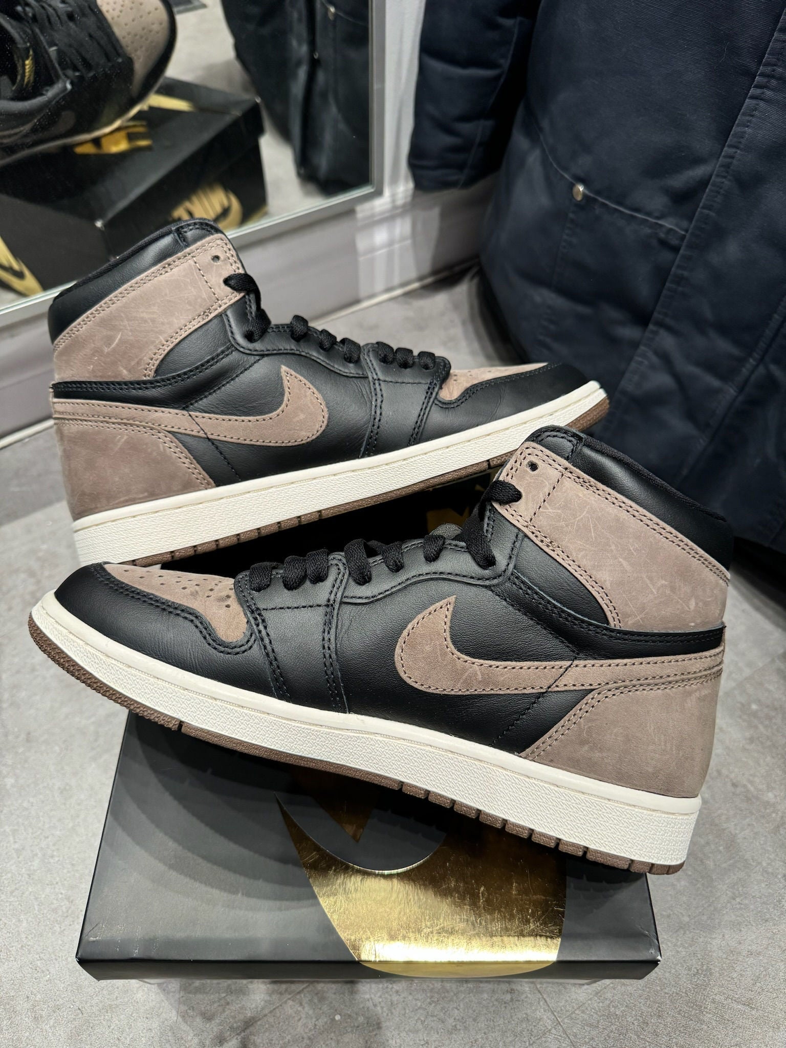 Jordan 1 Retro High OG Palomino - Pre-Owned Size 8.5 (Lightly Used)