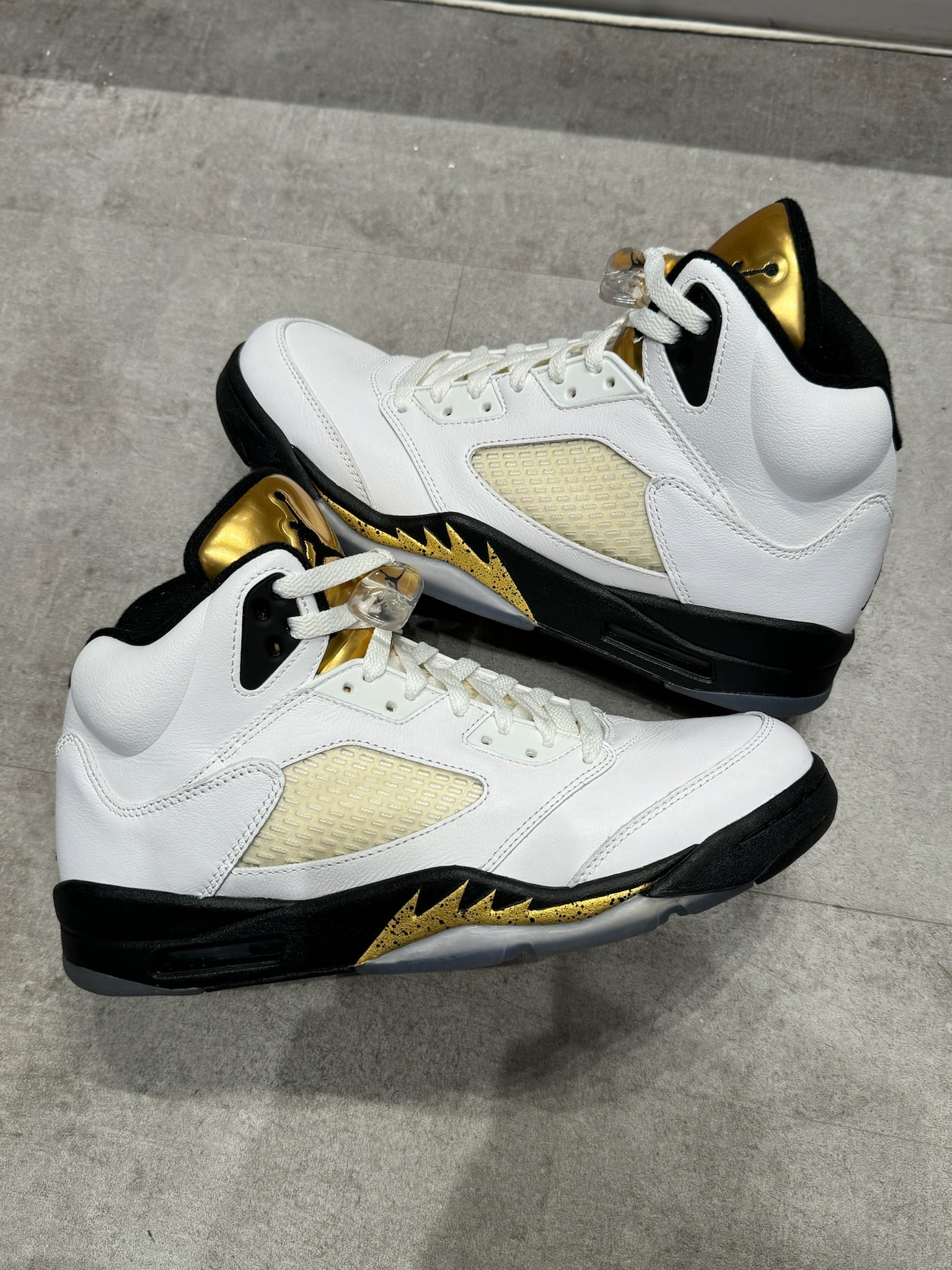 Jordan 5 Olympic (2016) (Preowned Size 11)