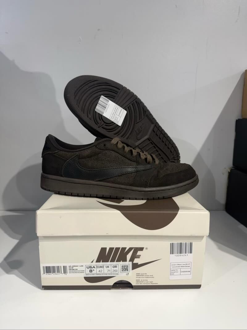 Jordan 1 Retro Low OG SP Travis Scott Velvet Brown - Lightly Pre-Owned Size 8.5M