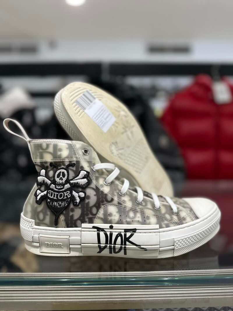 Dior B23 High DIor Oblique Shawn Bee Embroidery Patch - Pre-Owned Size 38 (No Original Box)