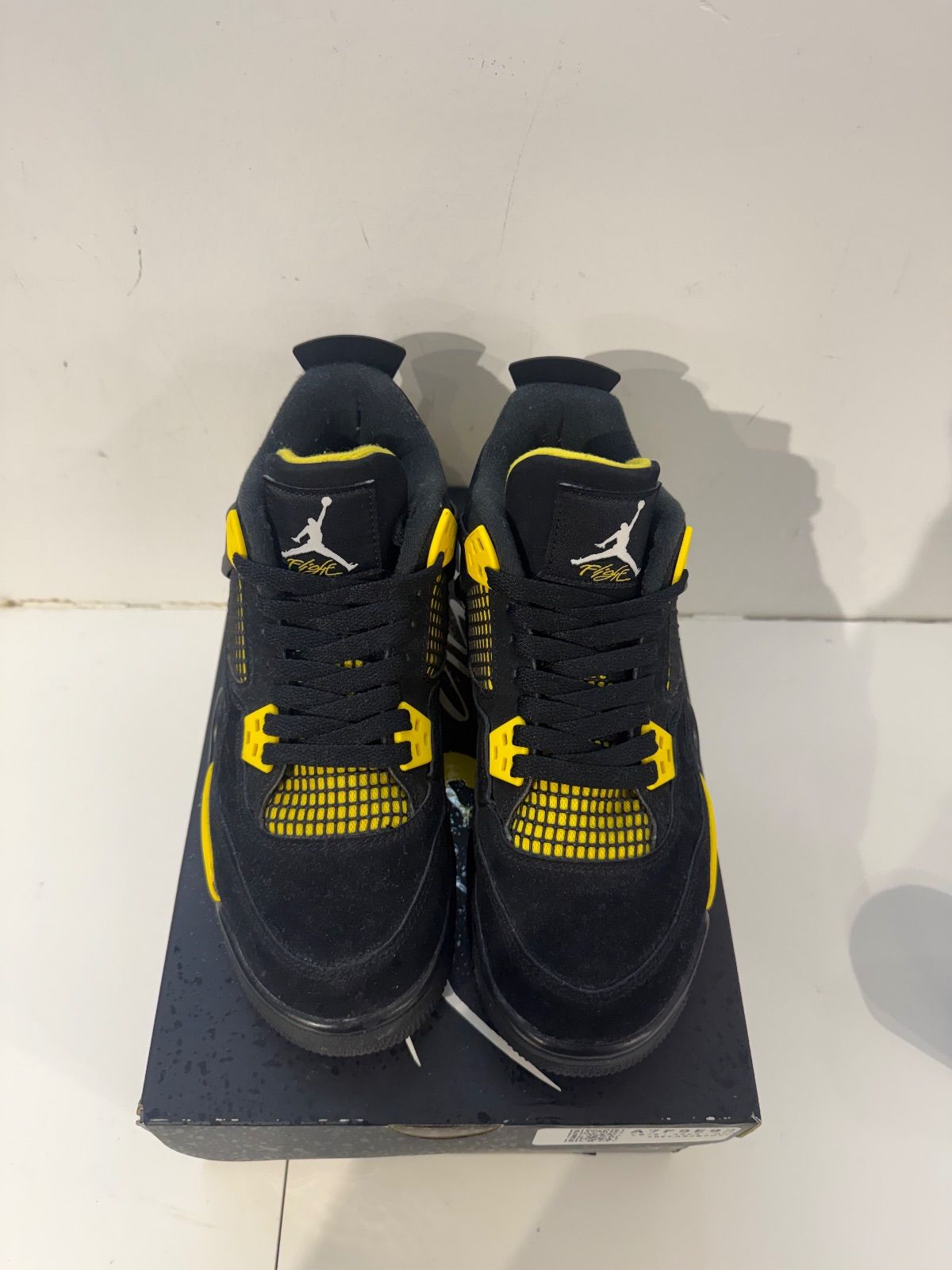 Jordan 4 Retro Thunder (2023) (GS) - Pre-Owned Size 6.5Y