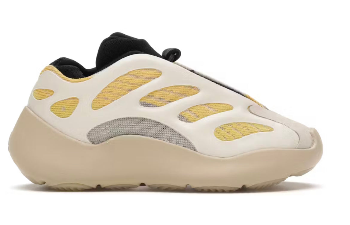 Adidas Yeezy 700 v3 Safflower Infants, brand new, size 9K