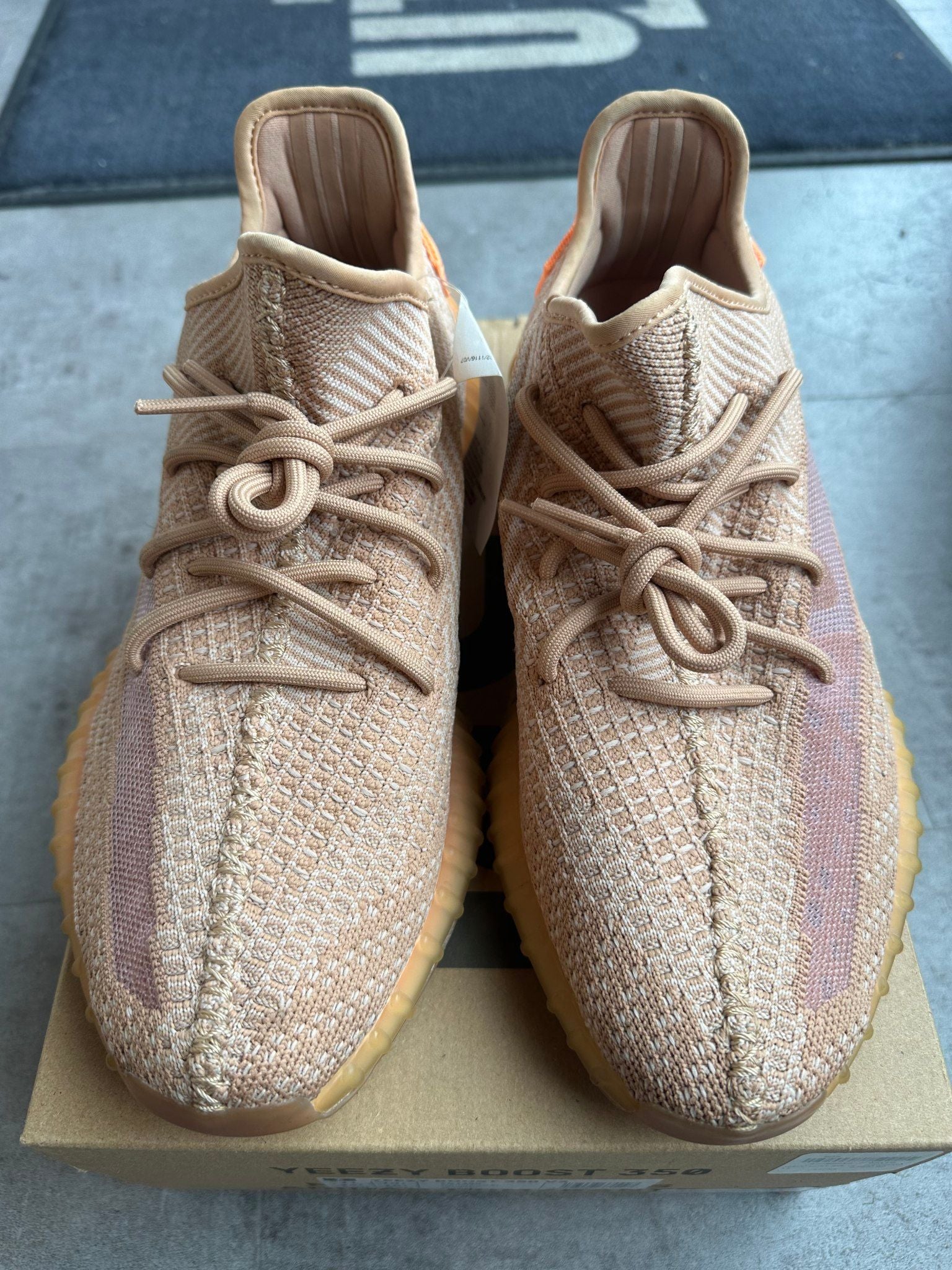 Adidas Yeezy Boost 350 V2 Clay, pre-owned, US Men's 11 – photo 3 of 7
