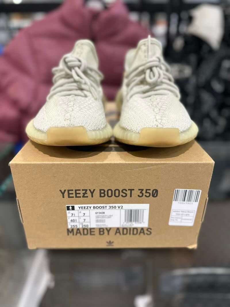 adidas Yeezy Boost 350 V2 Light, pre-owned, US Men's 7.5 – photo 3 of 7