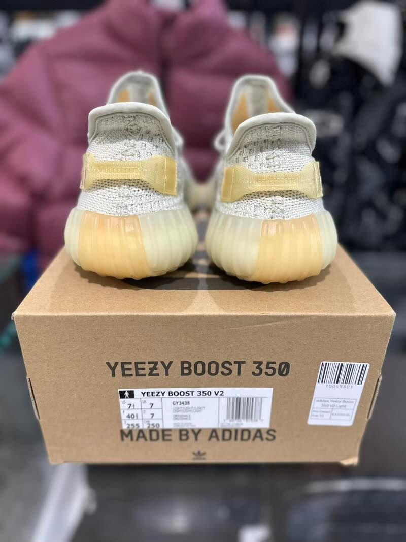 adidas Yeezy Boost 350 V2 Light, pre-owned, US Men's 7.5 – photo 4 of 7