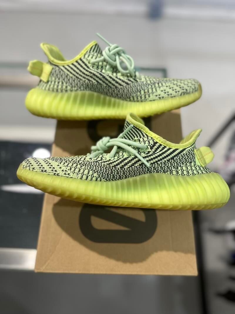 adidas Yeezy Boost 350 V2 Yeezreel (Non-Reflective), pre-owned, US Men's 5.5 – photo 4 of 6