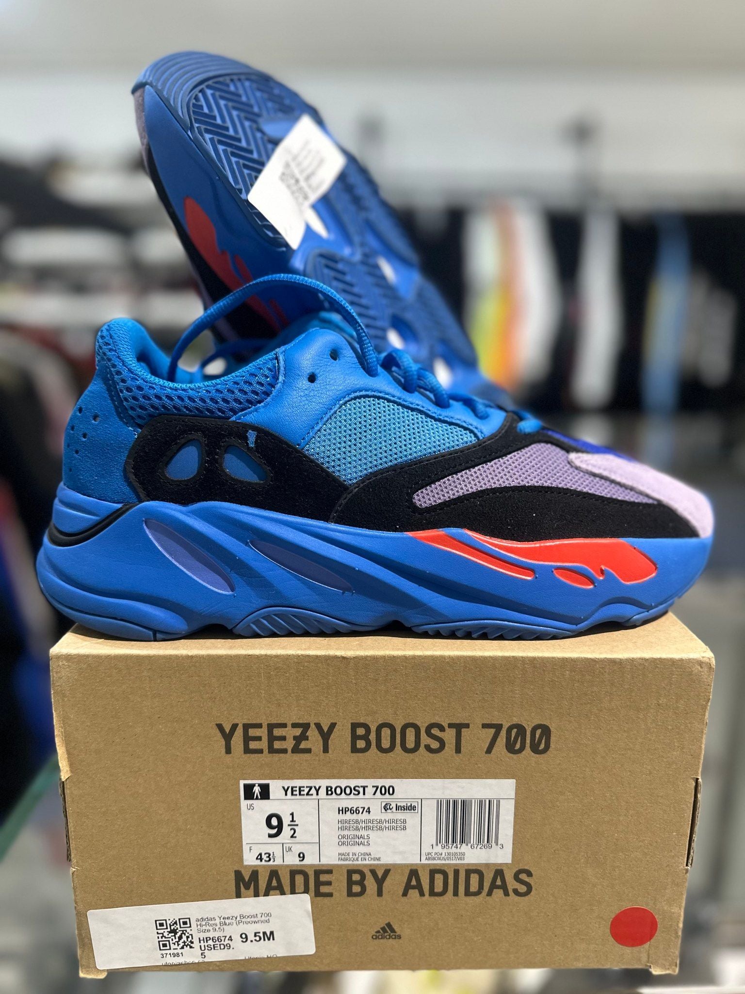 adidas Yeezy Boost 700 Hi-Res Blue, pre-owned, US Men's 9.5 – photo 2 of 7