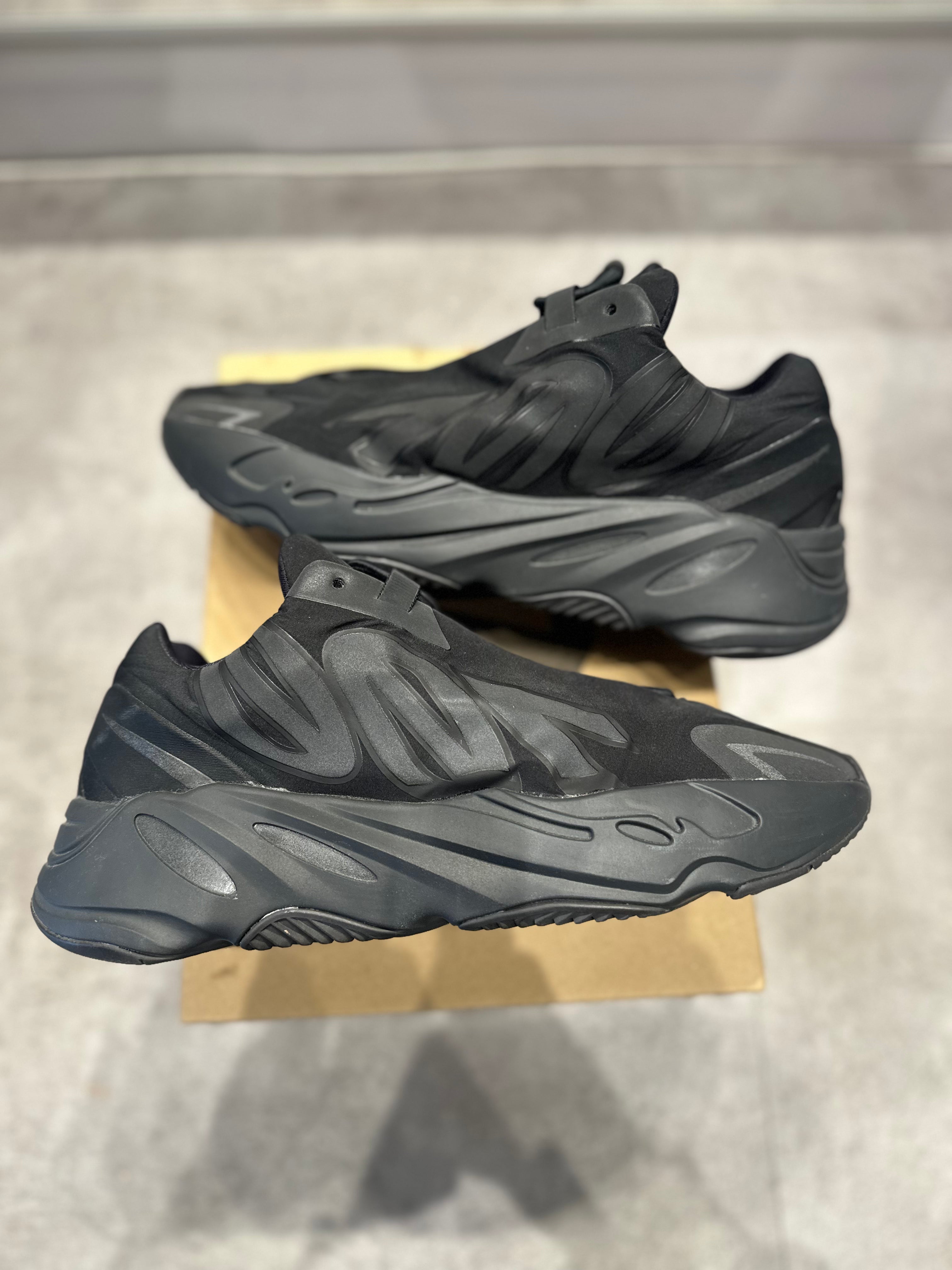 Adidas Yeezy Boost 700 MNVN Triple Black, pre-owned, US Men's 10.5 – photo 4 of 7