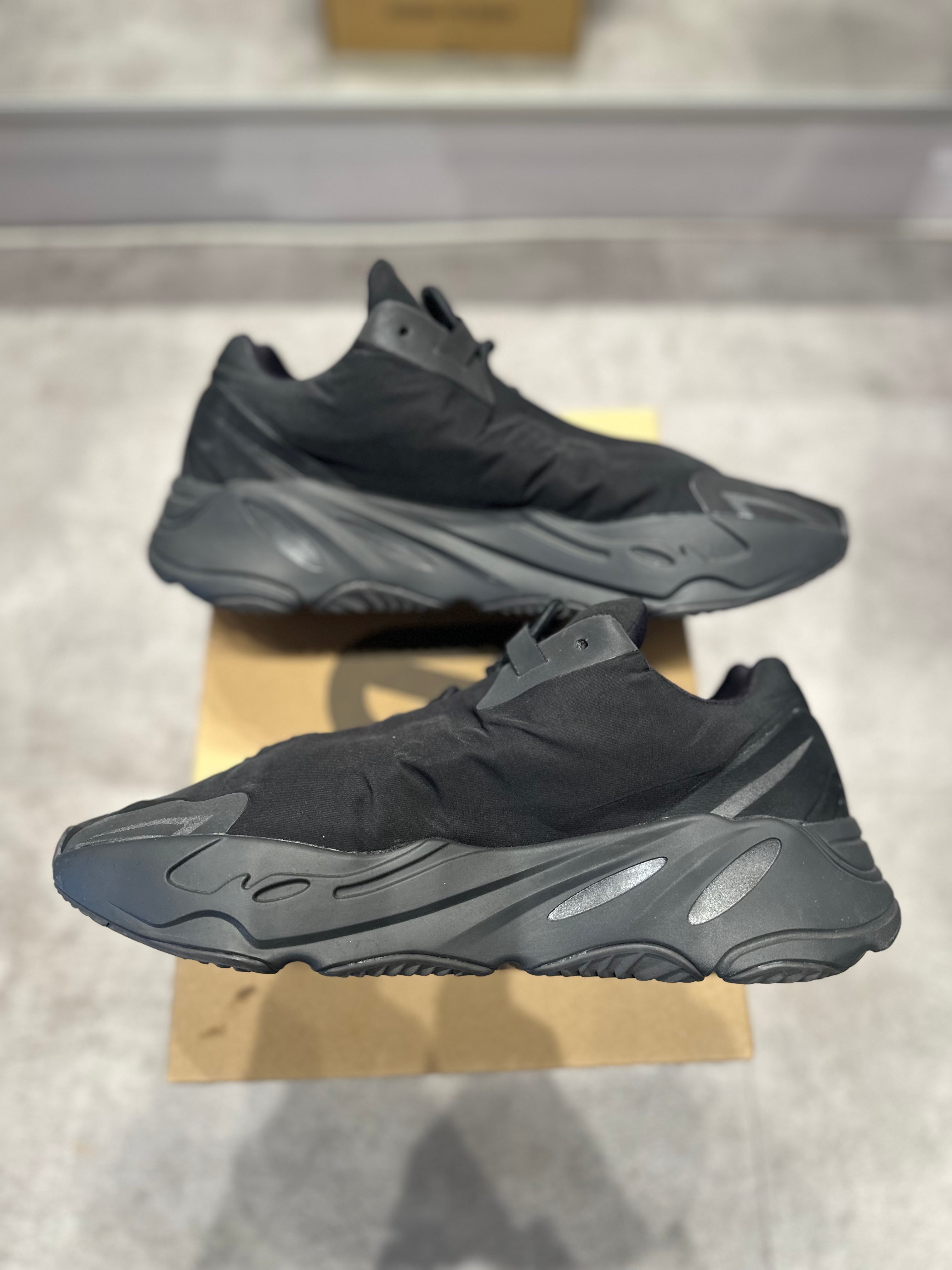 Adidas Yeezy Boost 700 MNVN Triple Black, pre-owned, US Men's 10.5 – photo 5 of 7