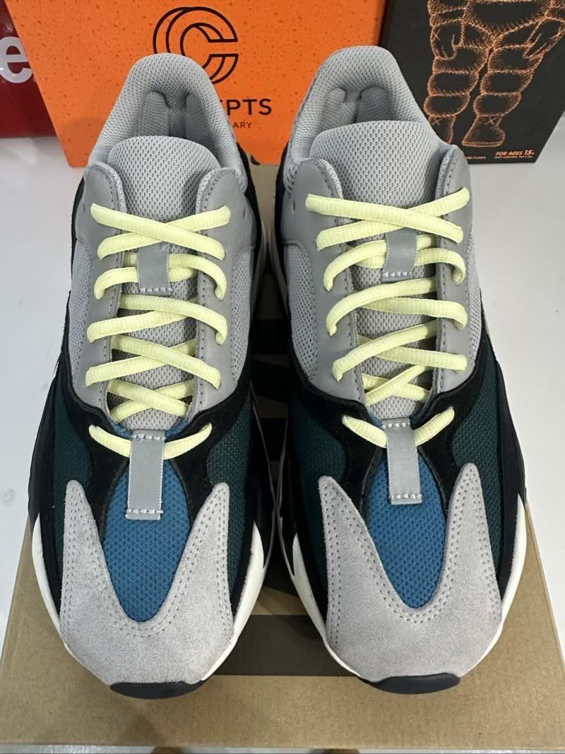 Adidas Yeezy Boost 700 V1 Wave Runner, pre-owned, US Men's 8.5 – photo 3 of 7
