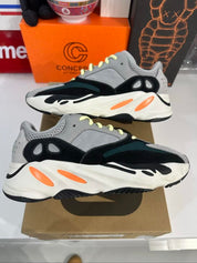 Adidas Yeezy Boost 700 V1 Wave Runner, pre-owned, US Men's 8.5 – photo 4 of 7