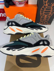 Adidas Yeezy Boost 700 V1 Wave Runner, pre-owned, US Men's 8.5 – photo 5 of 7