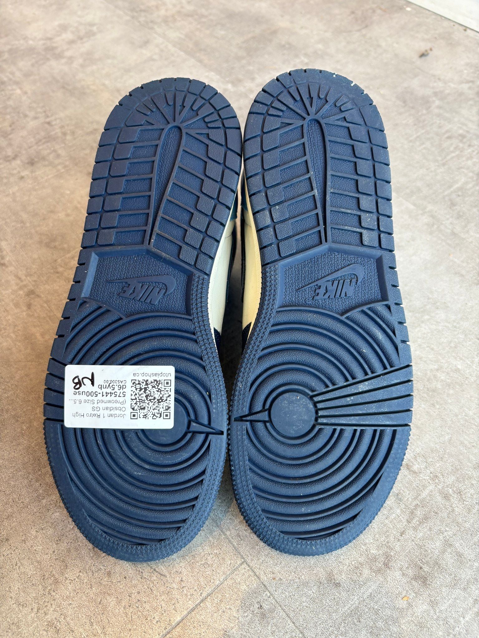 Jordan 1 Retro High Obsidian GS - Pre-Owned Size 6.5Y (No original box)