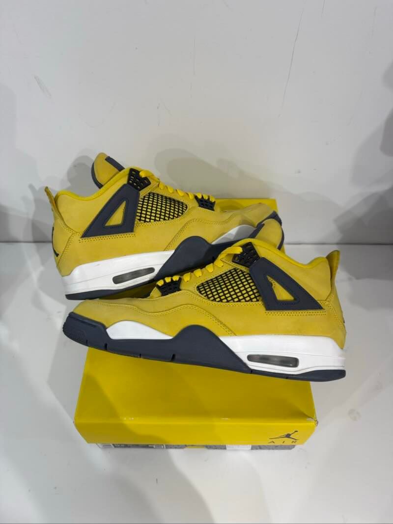 Jordan 4 Retro Lightning (2021) - Pre-Owned Size 11