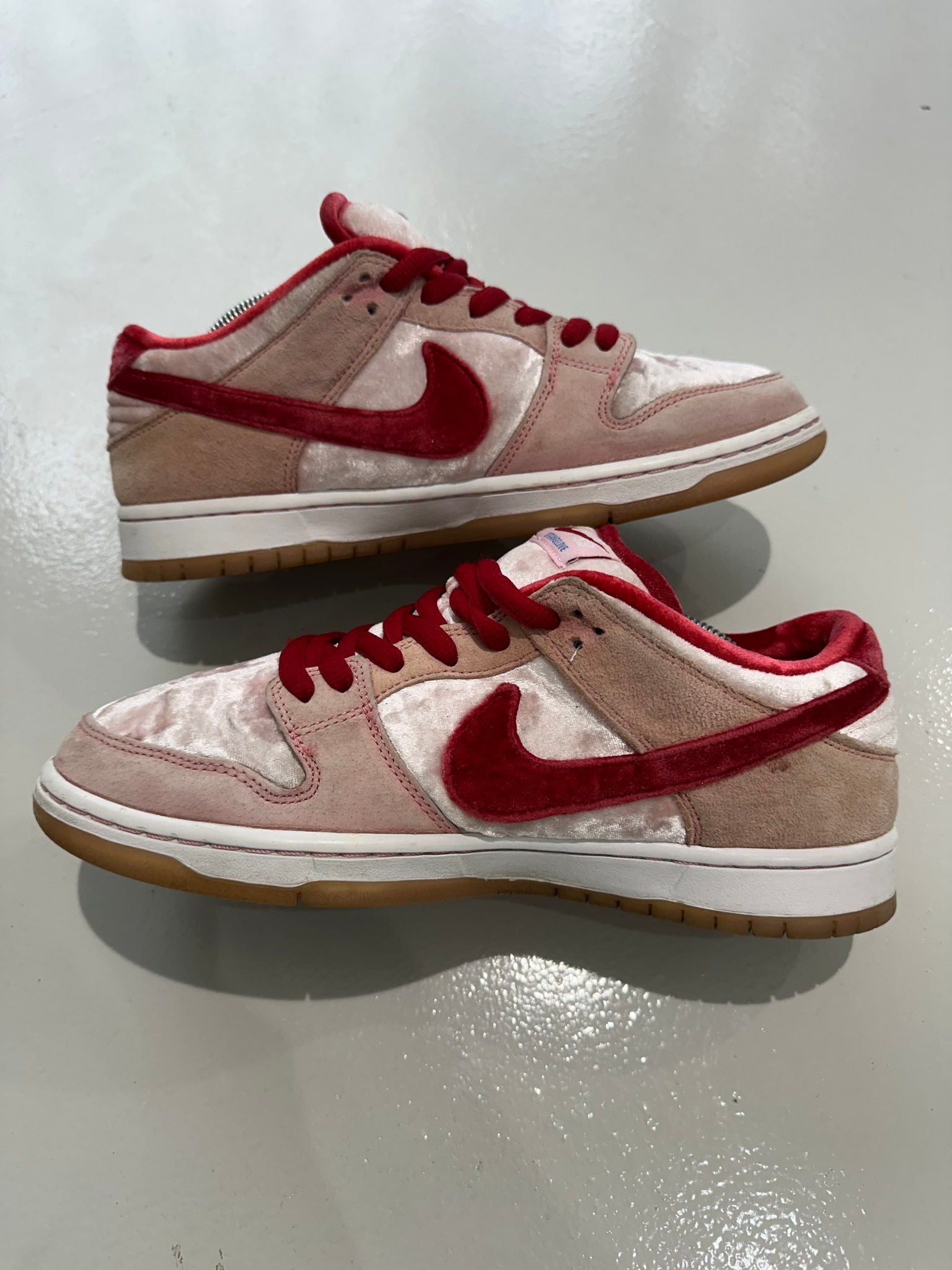 Nike SB Dunk Low Strangelove Skateboards - Pre-Owned (No original box)