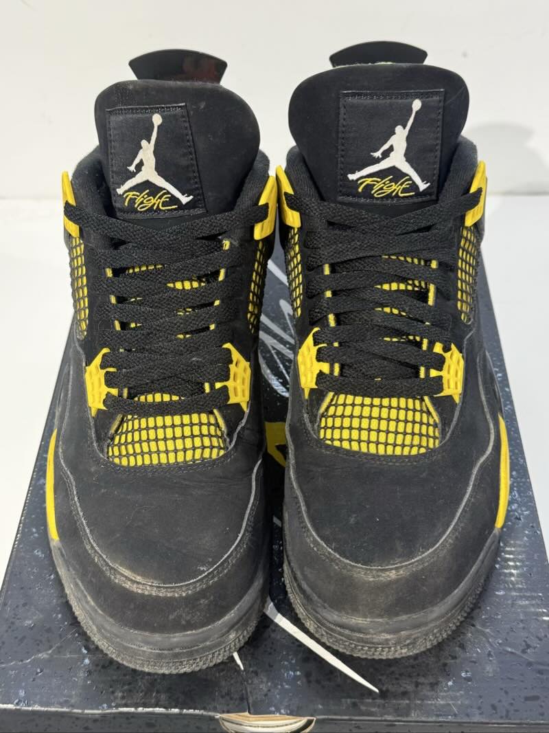Jordan 4 Retro Thunder (2023) - Pre-Owned Size 11