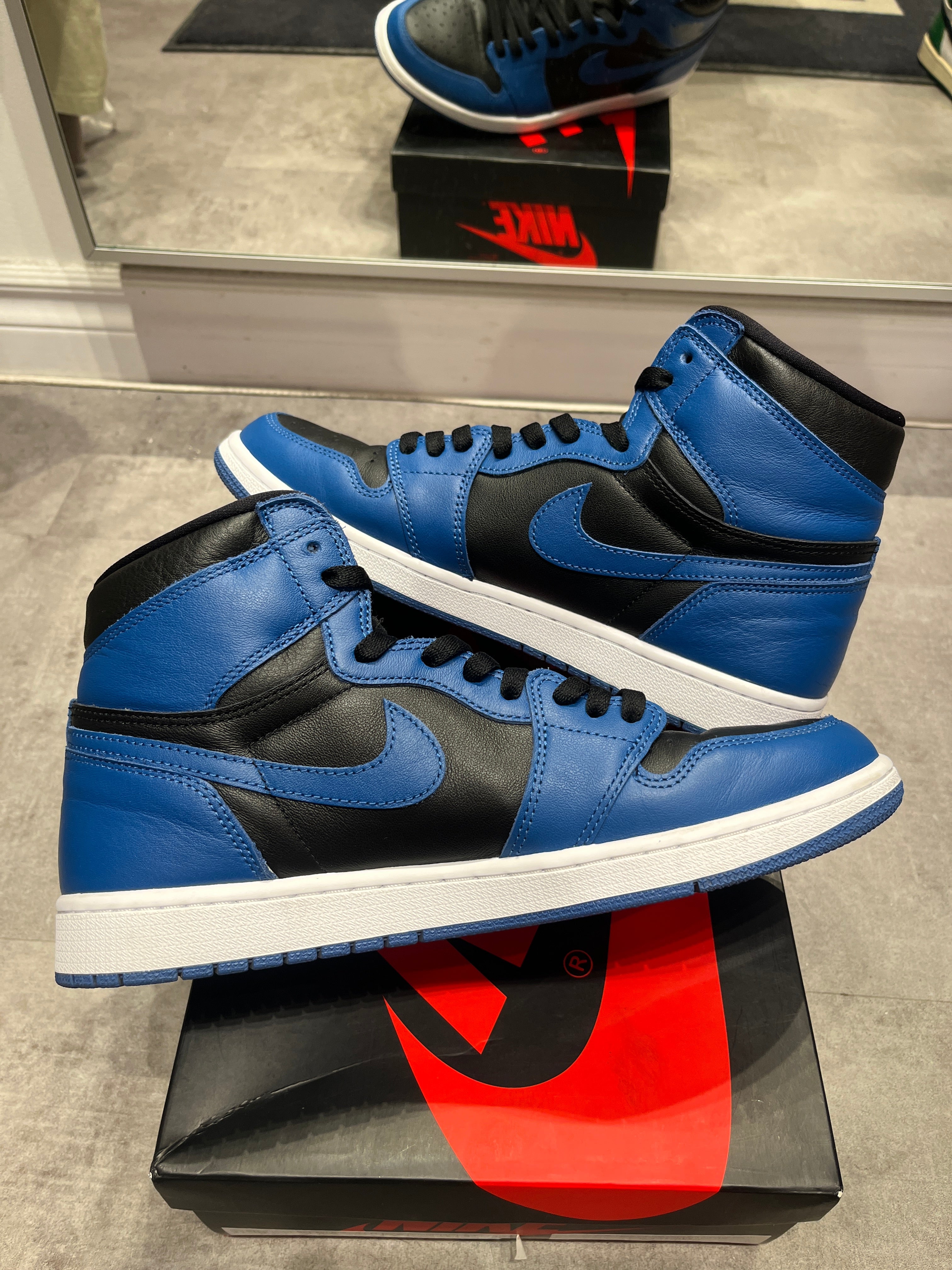 Jordan 1 Retro High Dark Marina Blue (Preowned Size 11)