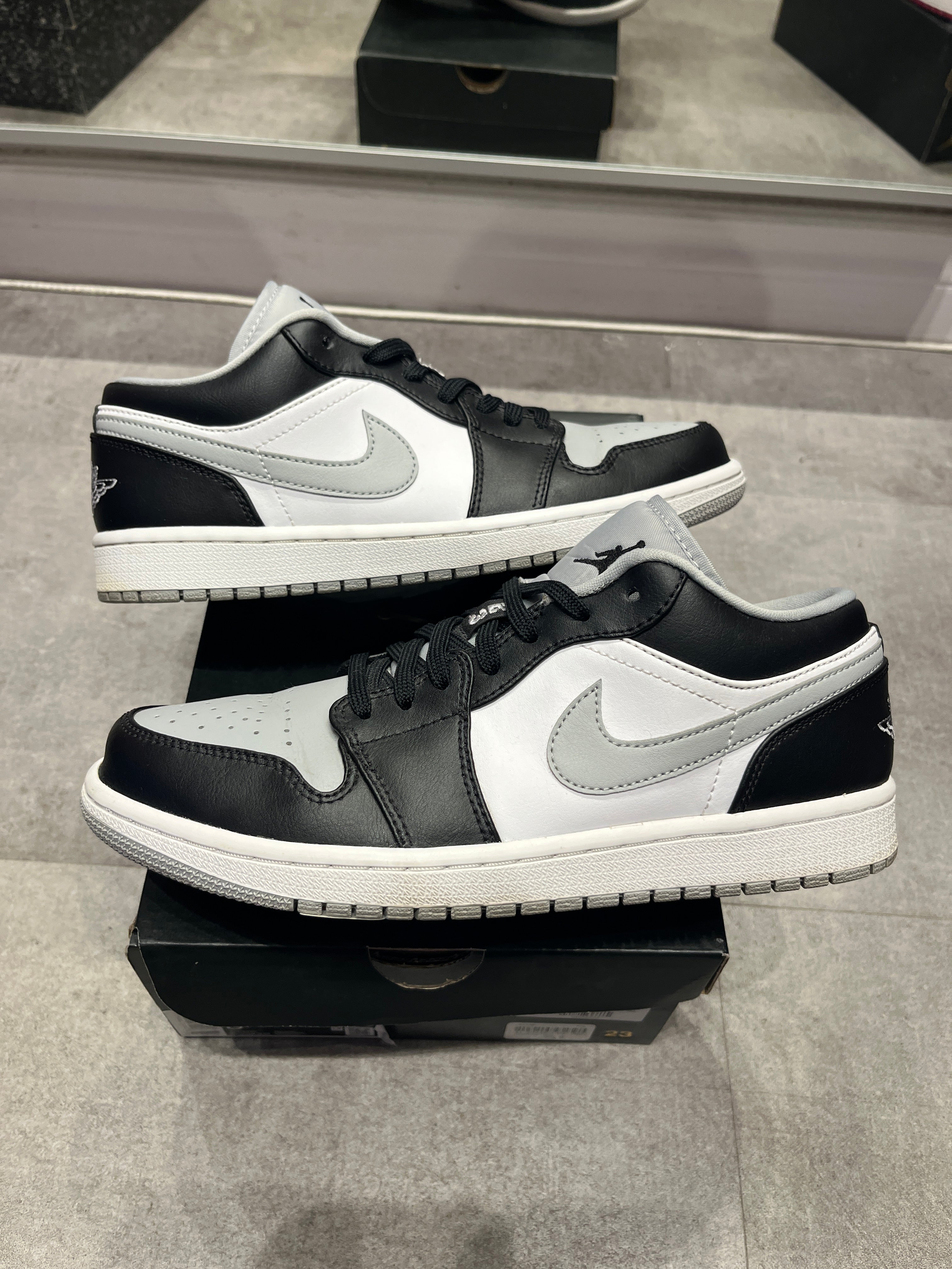 Jordan 1 Low Shadow (Preowned)