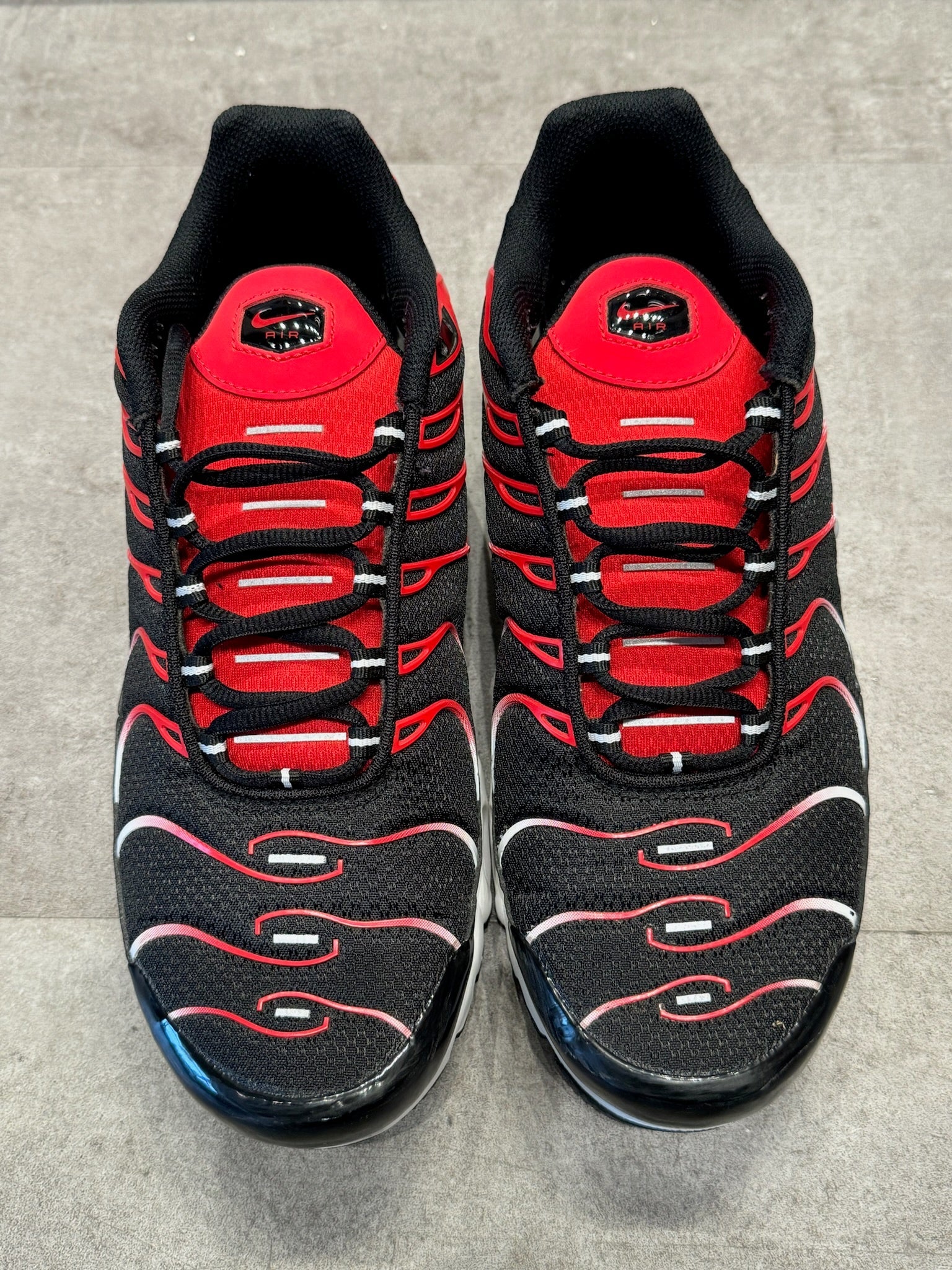 Nike Air Max Plus Black White University Red (Preowned)