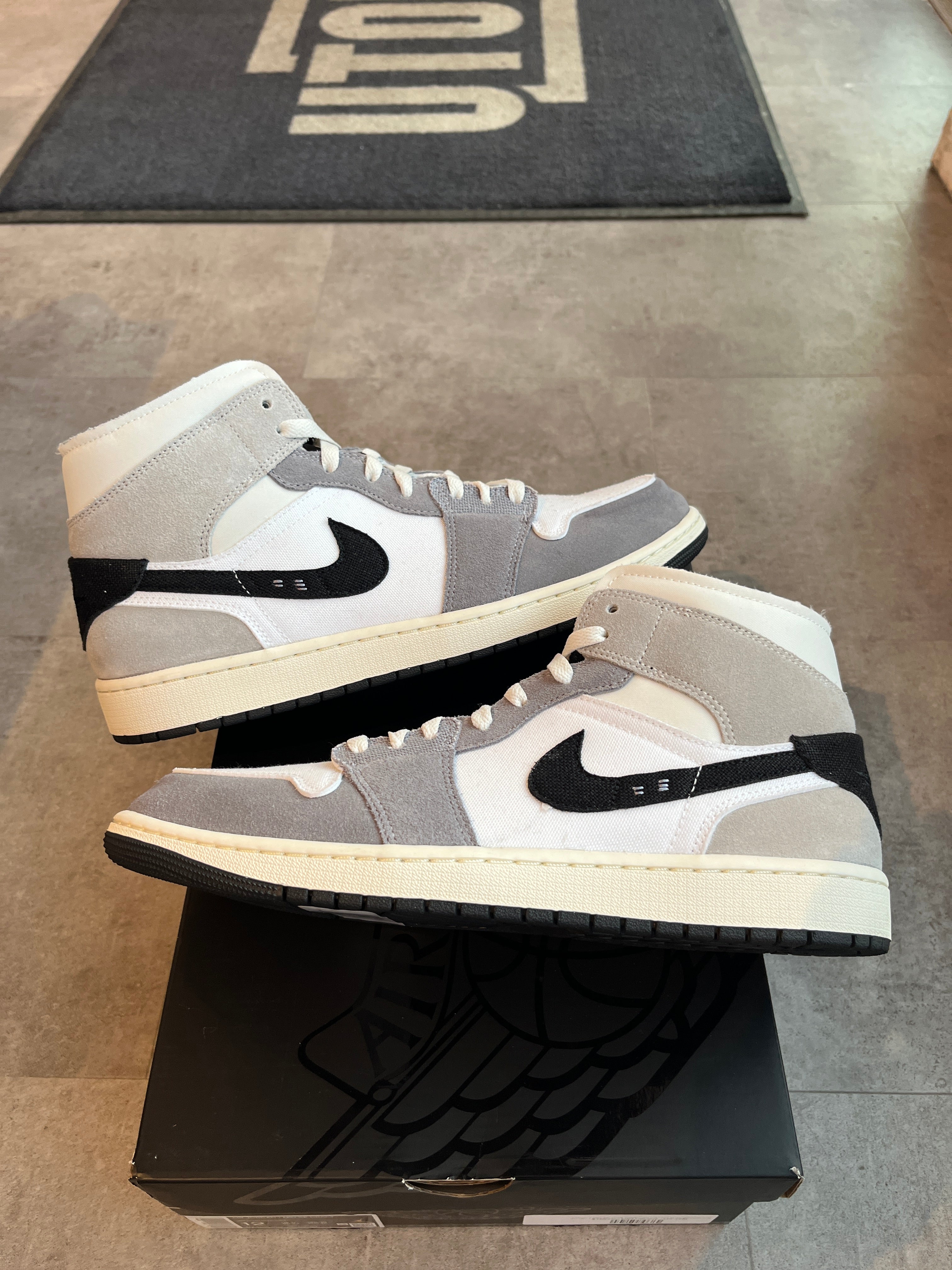 Jordan 1 Mid SE Craft Inside Out Cement Grey (Preowned)