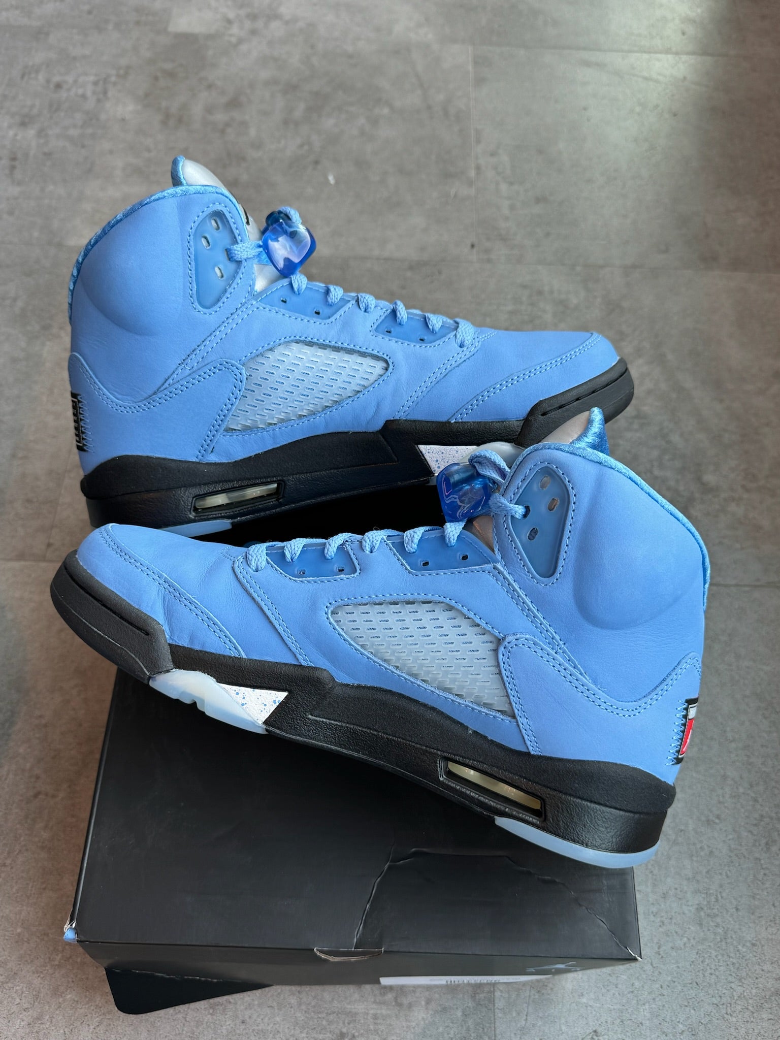 Jordan 5 Retro SE UNC (Preowned)