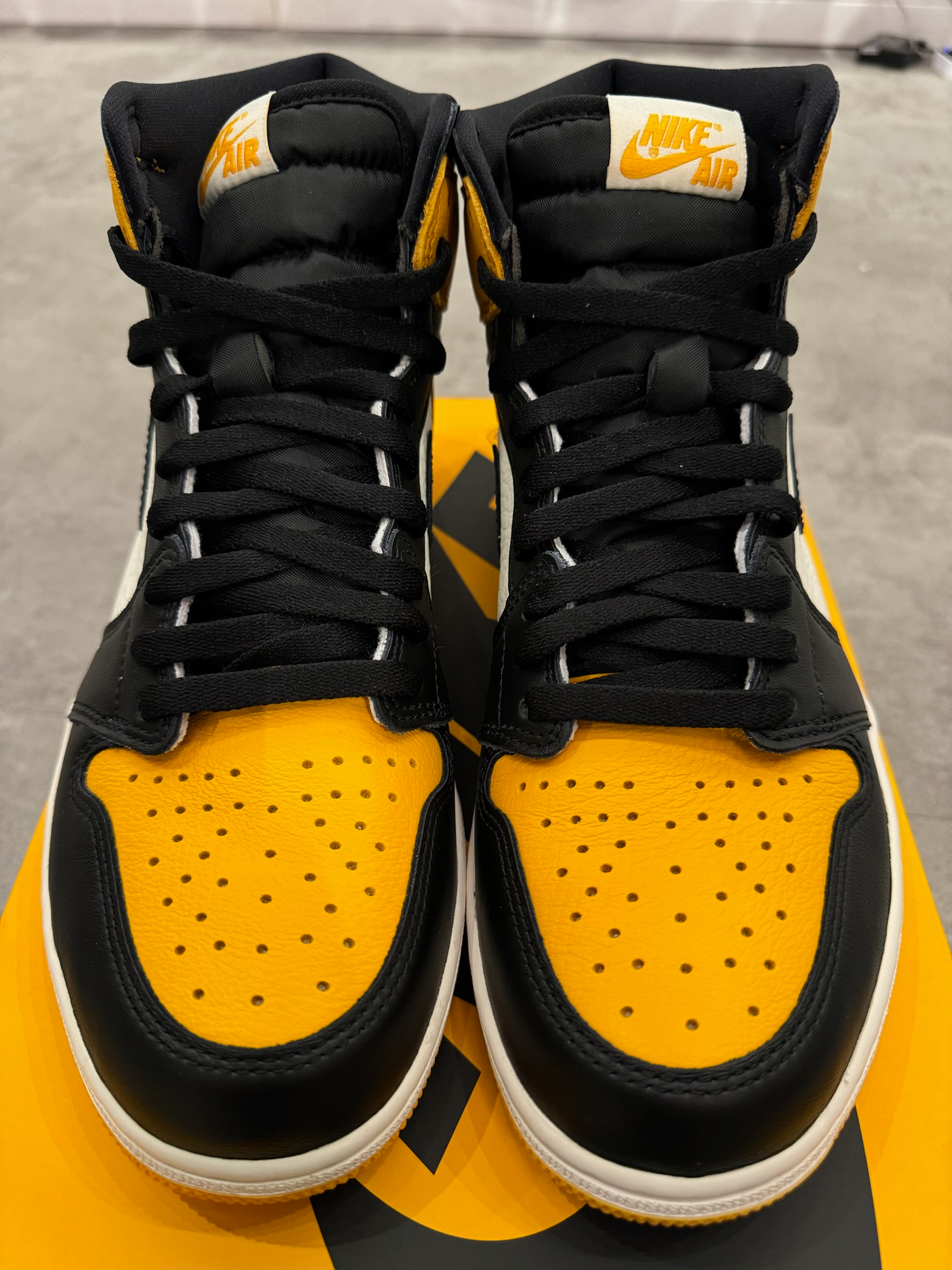 Jordan 1 Retro High OG Taxi (Preowned Size 10)