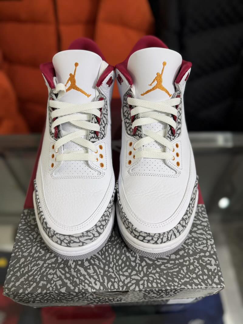 Jordan 3 Retro Cardinal Red - Pre-Owned Size 9