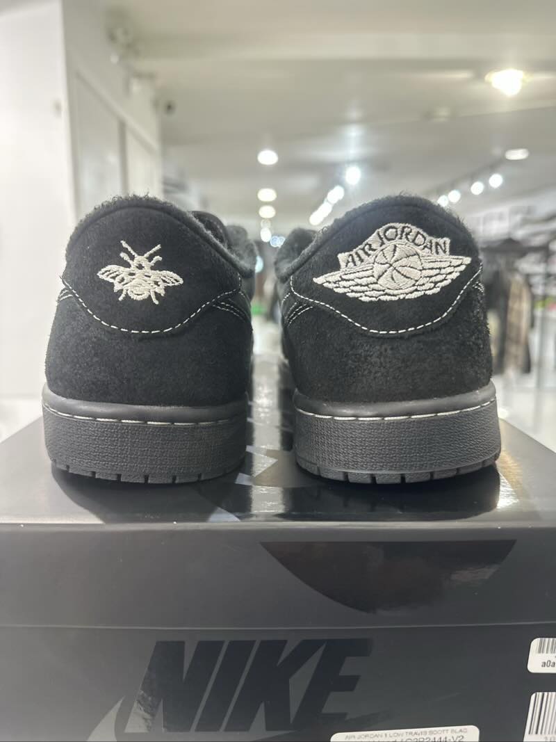 Jordan 1 Retro Low Travis Scott Black Phantom - Pre-Owned Size 11M