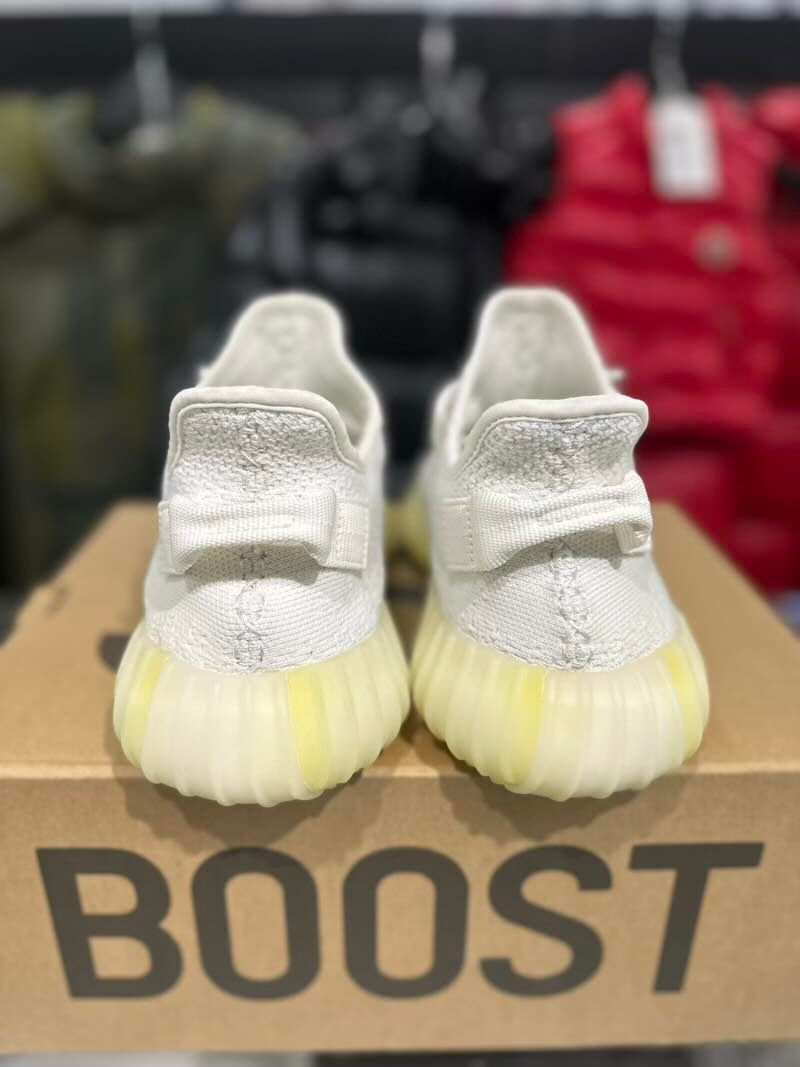 Adidas Yeezy Boost 350 V2 Cream - Pre-Owned Size 9 (No original box)