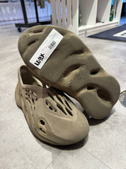 Adidas Yeezy Foam RNNR Stone Sage - Pre-Owned Size 10