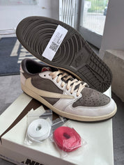 Jordan 1 Retro Low OG SP Travis Scott Reverse Mocha - Pre-Owned Size 13