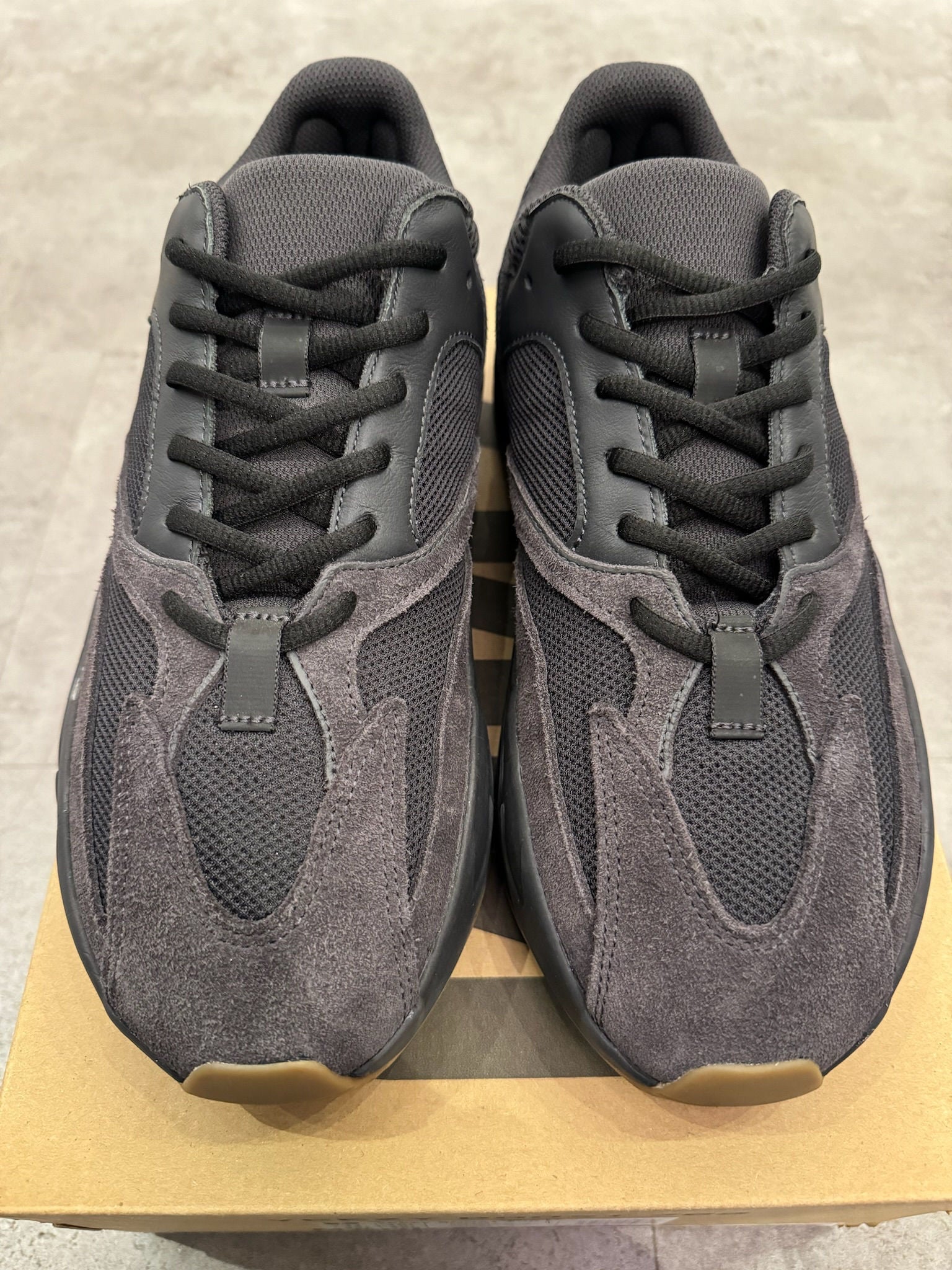 Adidas Yeezy Boost 700 V2 Utility Black - Pre-Owned Size 11