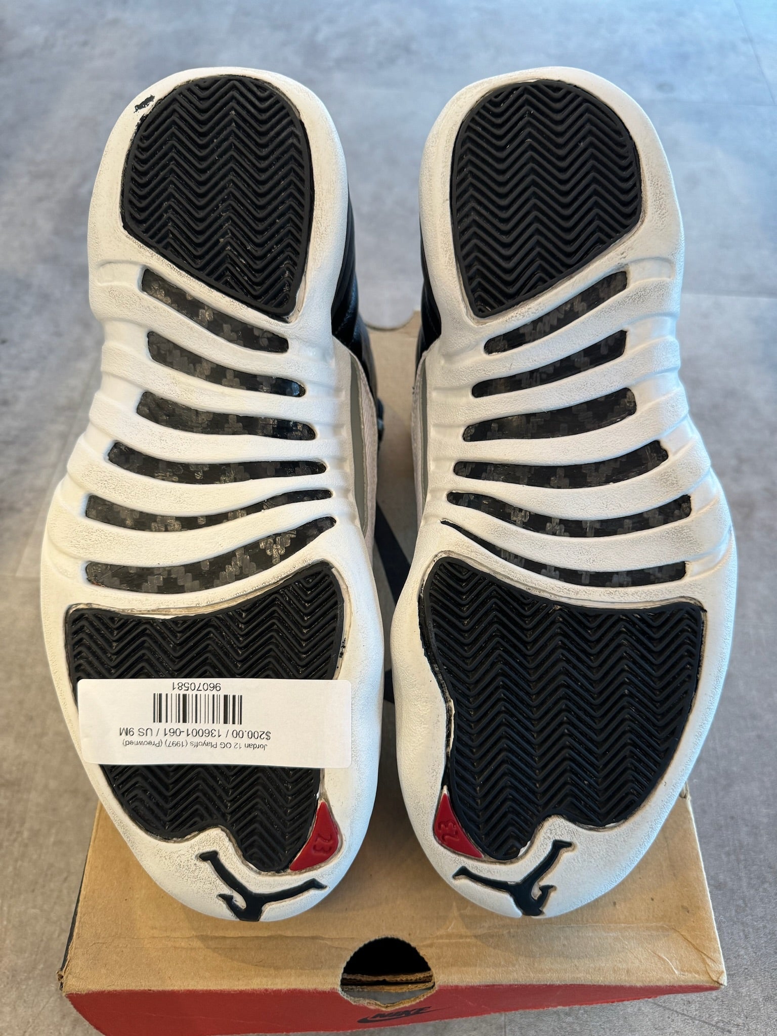 Jordan 12 OG Playoffs (1997) (Preowned)