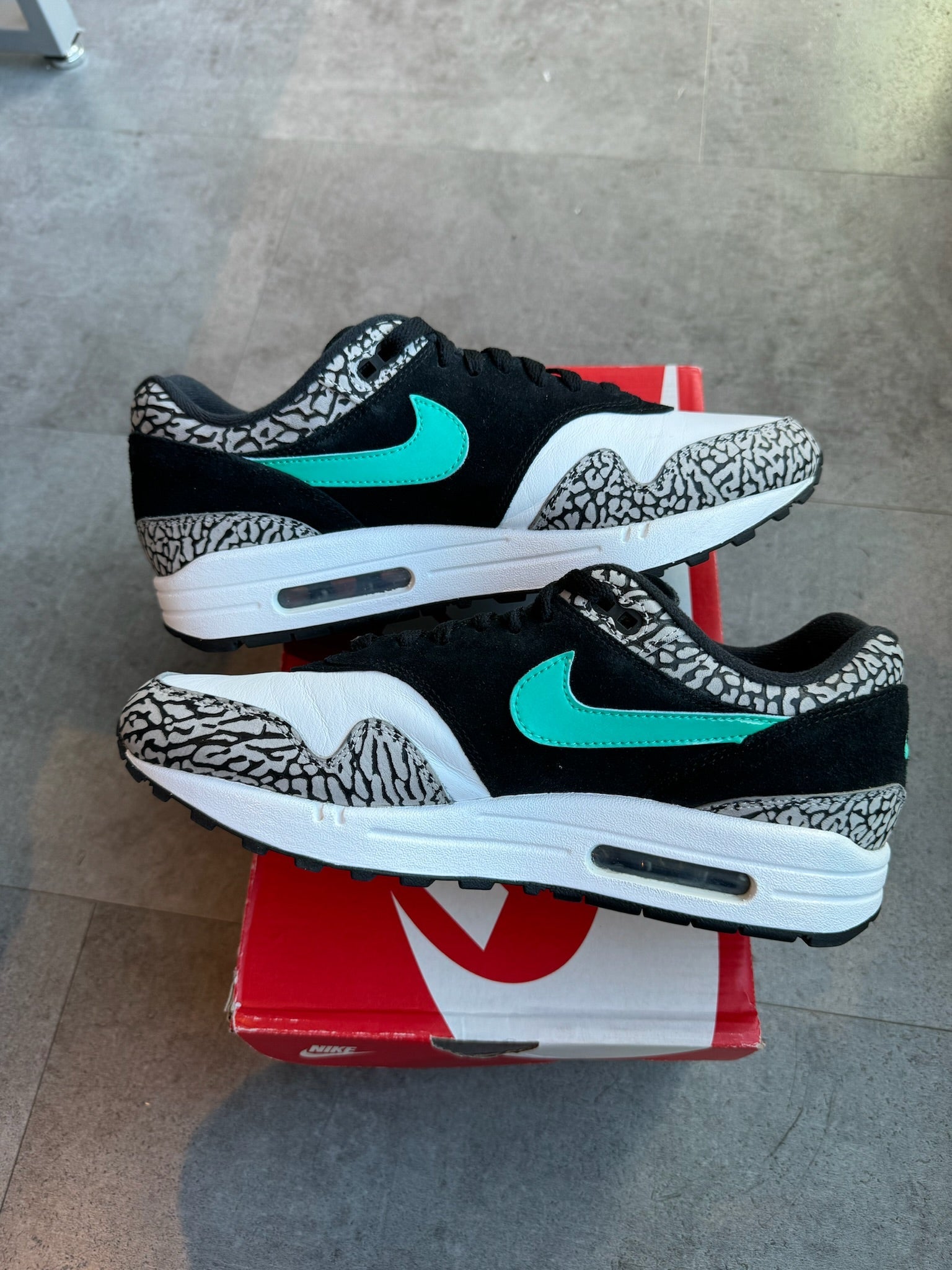 Nike Air Max 1 Atmos Elephant (2017) (Lightly Used Size 8.5)