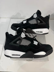 Jordan 4 Retro White Thunder - Pre-Owned Size 10.5