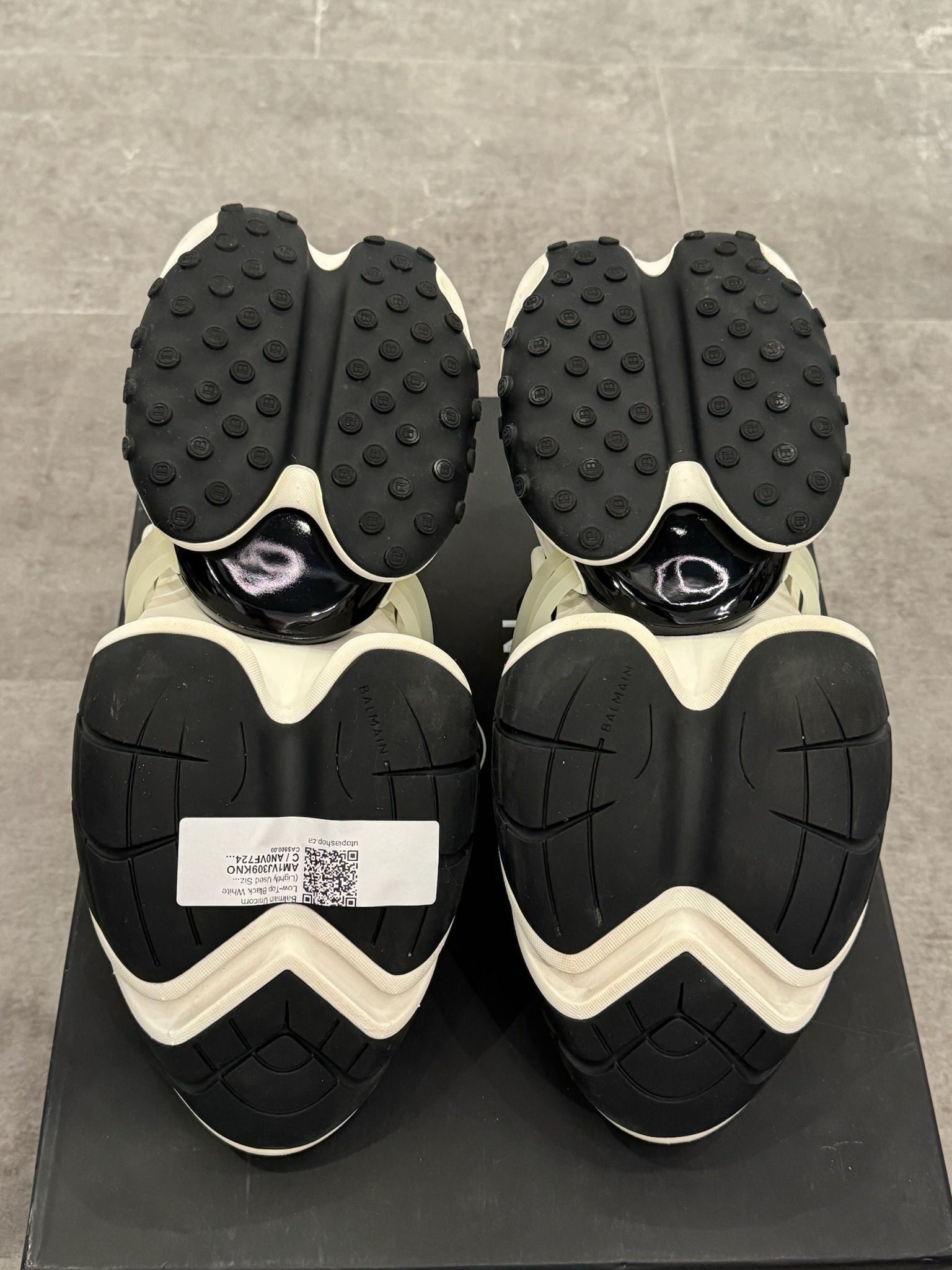 Balmain Unicorn Low-Top Black White - Pre-Owned Size 42/9 (Light Used)
