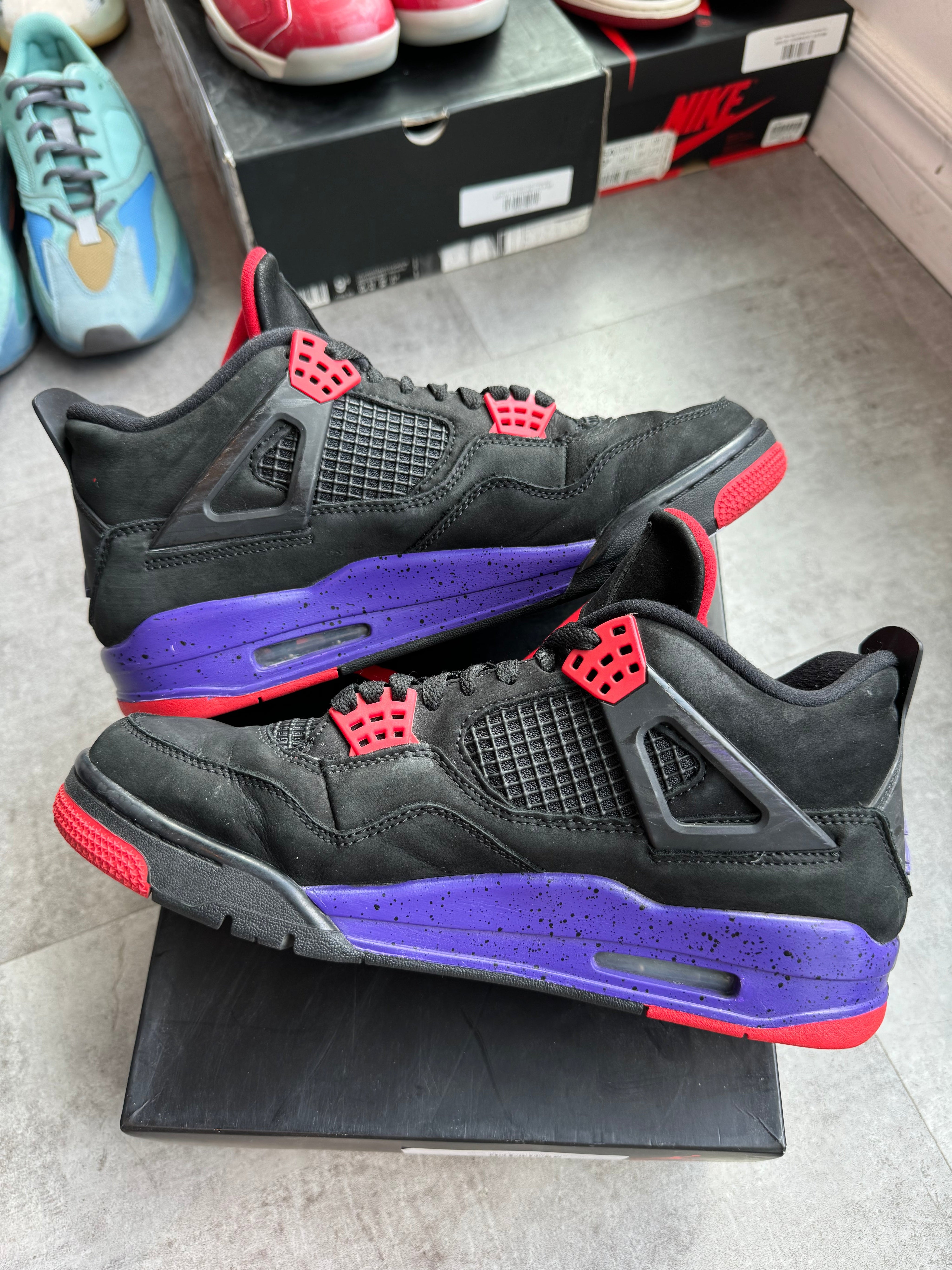 Jordan 4 Retro Raptors (2018) - Pre-Owned Size 9.5