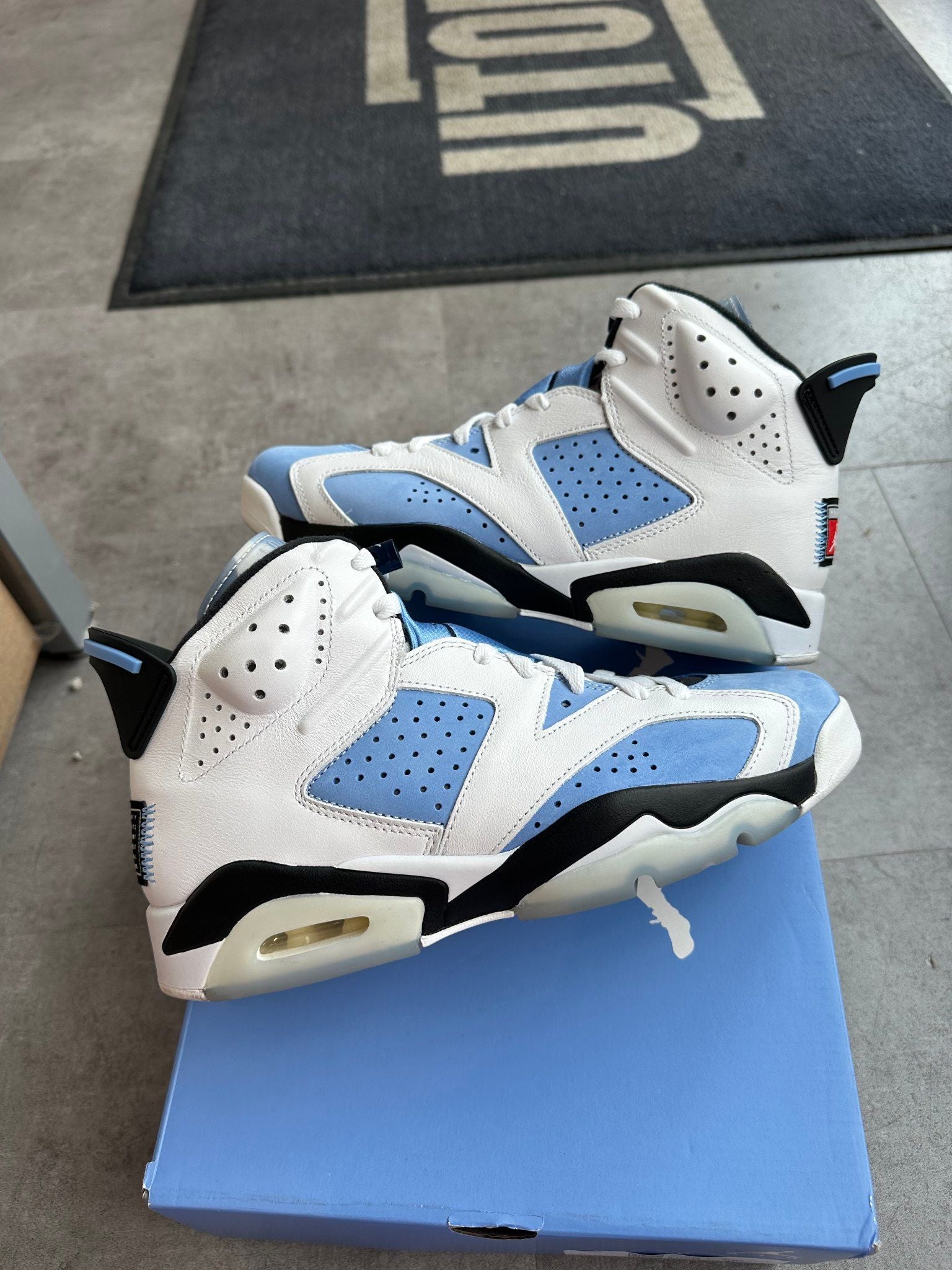 Jordan 6 Retro UNC (Preowned Size 8) - Pre-Owned