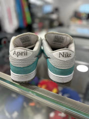 Nike SB Dunk Low April Skateboards - Pre-Owned Size 8.5 (No original box)
