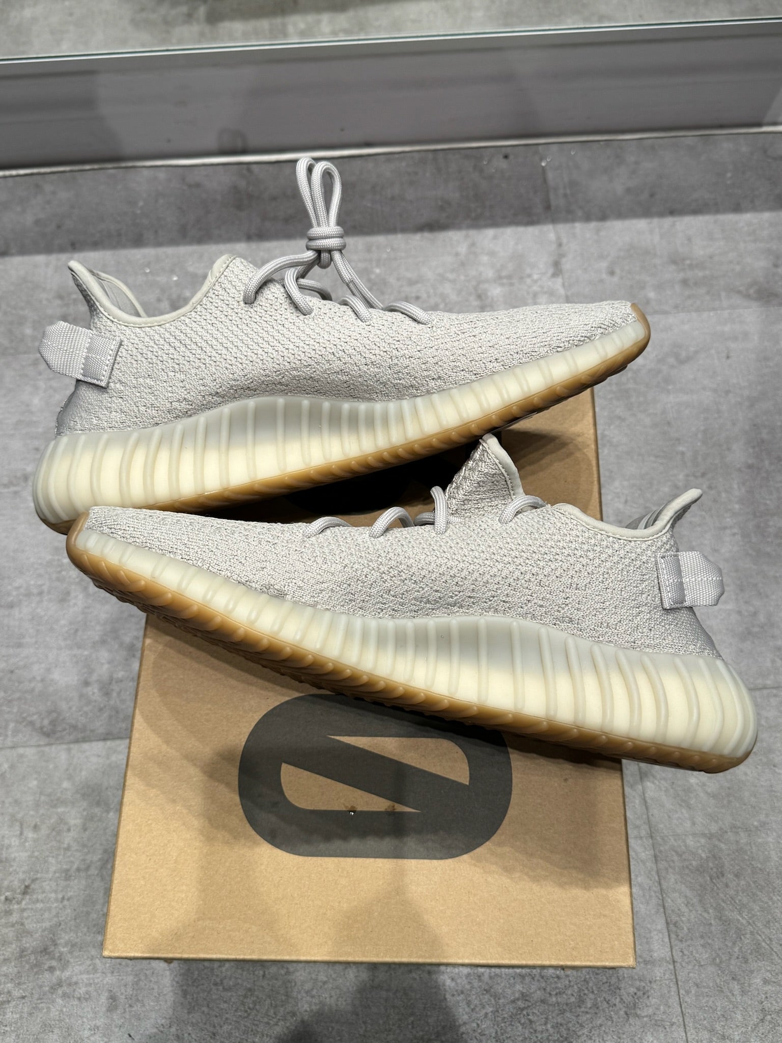 Adidas Yeezy Boost 350 V2 Sesame - Pre-Owned Size 10.5