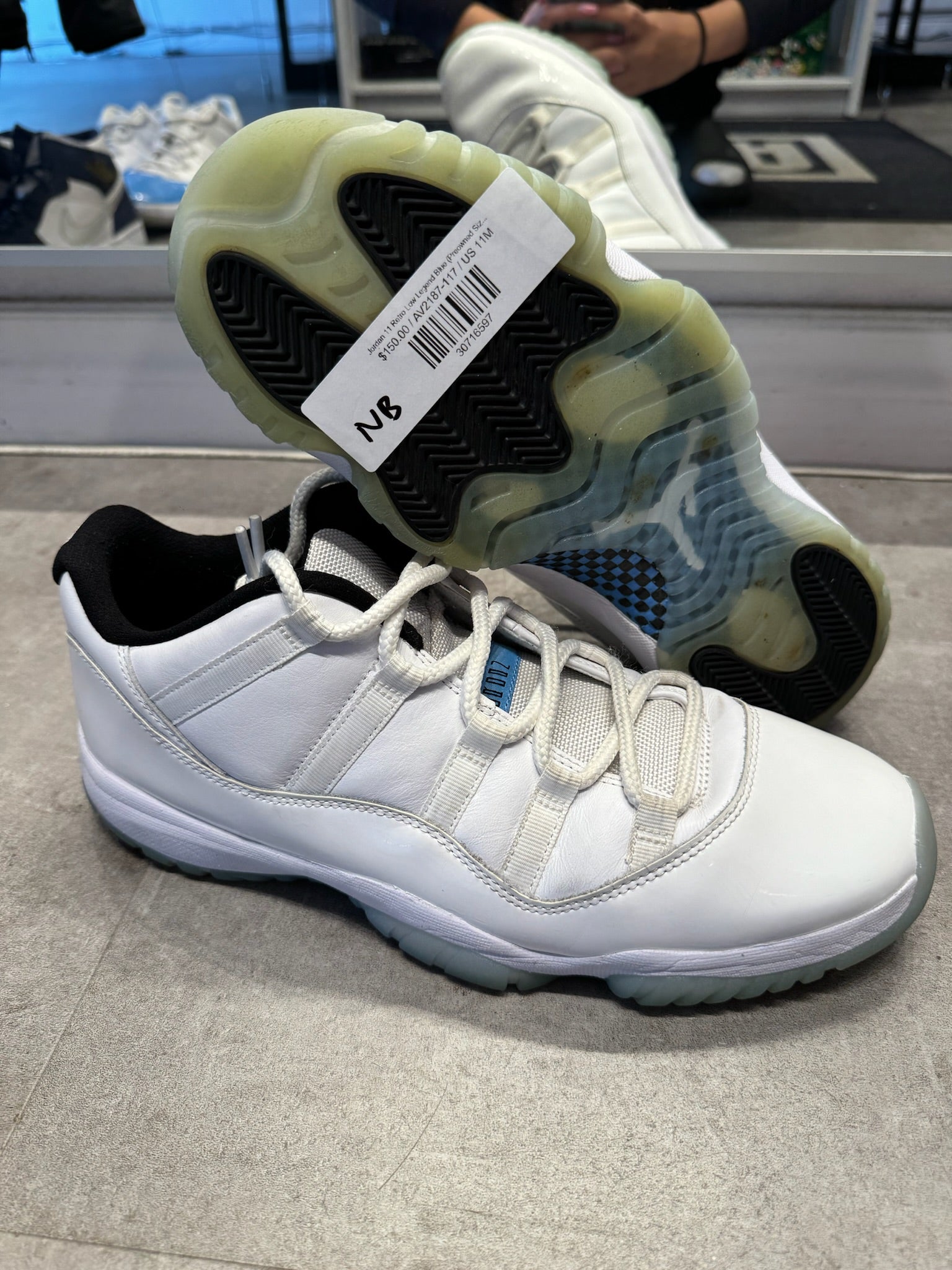 Jordan 11 Retro Low Legend Blue - Pre-Owned Size 11 (No original box)