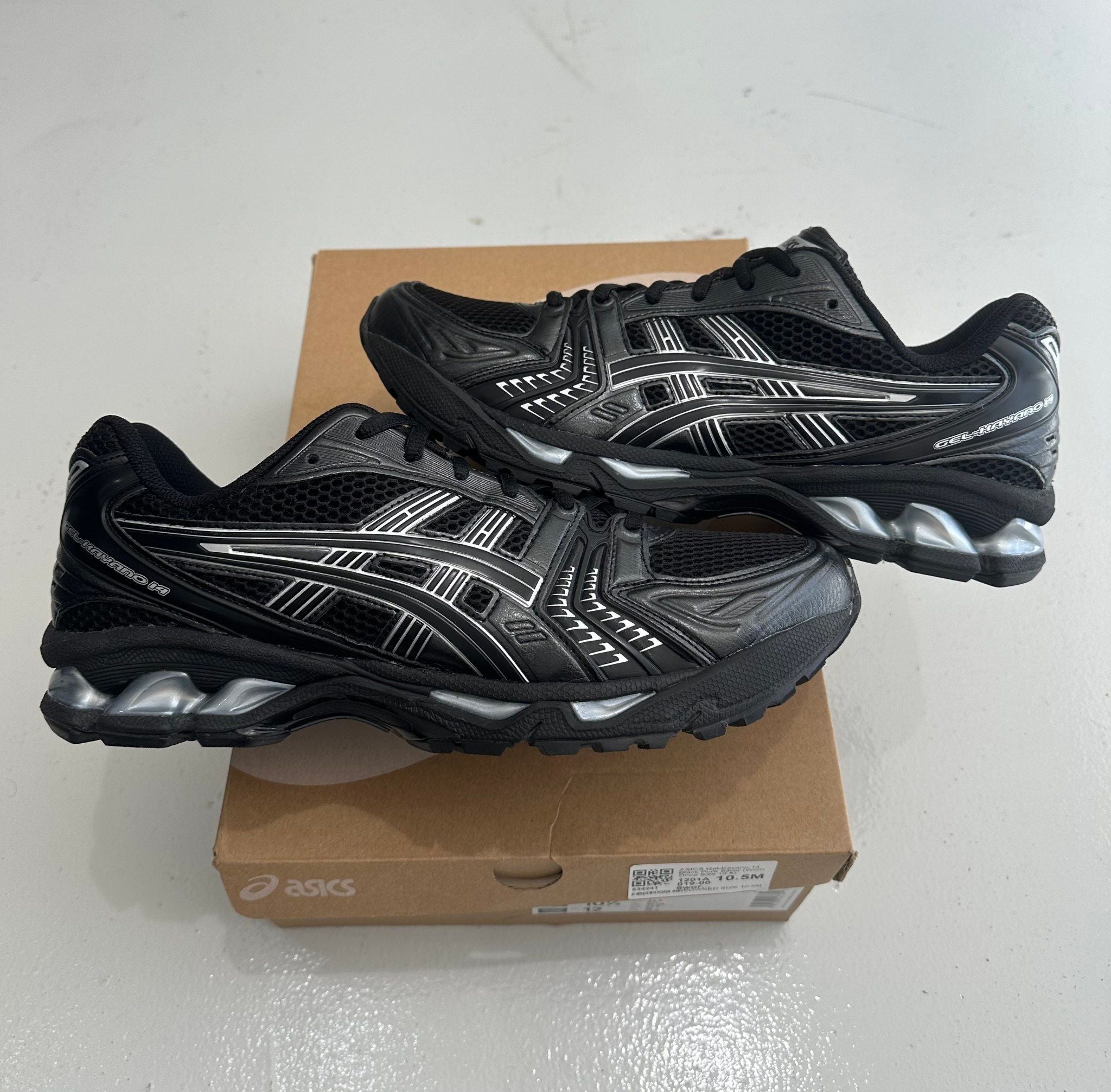 ASICS Gel-Kayano 14 Black Pure Silver (Worn Once Size 10.5) - Pre-Owned