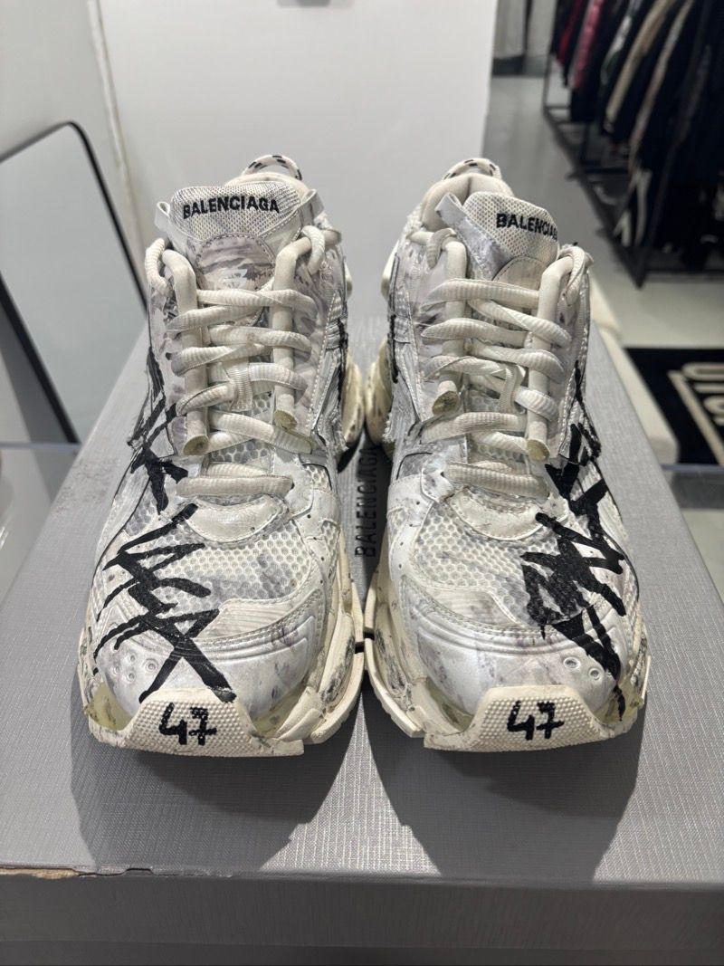 Balenciaga Runner Graffiti White, pre-owned, US Men's 14 – photo 3 of 7