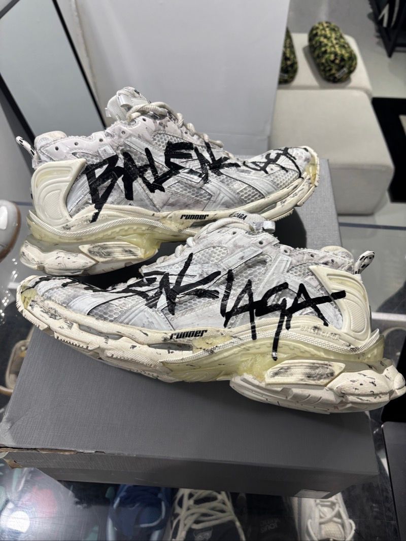 Balenciaga Runner Graffiti White, pre-owned, US Men's 14 – photo 4 of 7