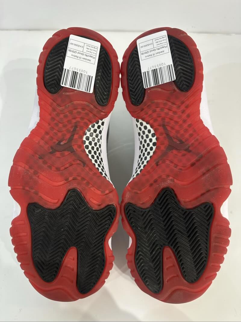 Jordan 11 Retro Playoffs Bred (2019) - Pre-Owned Size 9.5 (No original box)