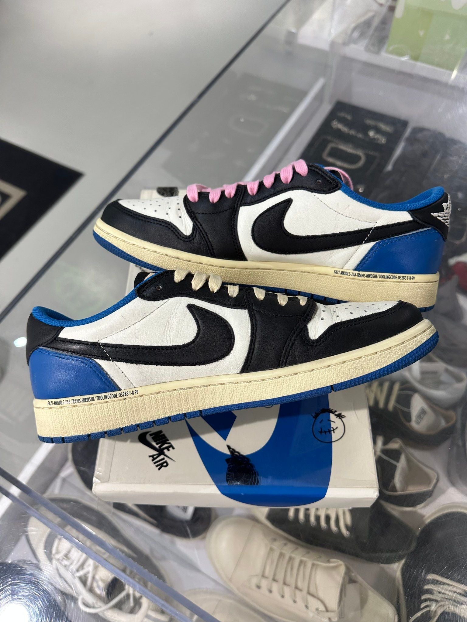 Jordan 1 Retro Low OG SP Fragment x Travis Scott - Pre-Owned Size 8.5