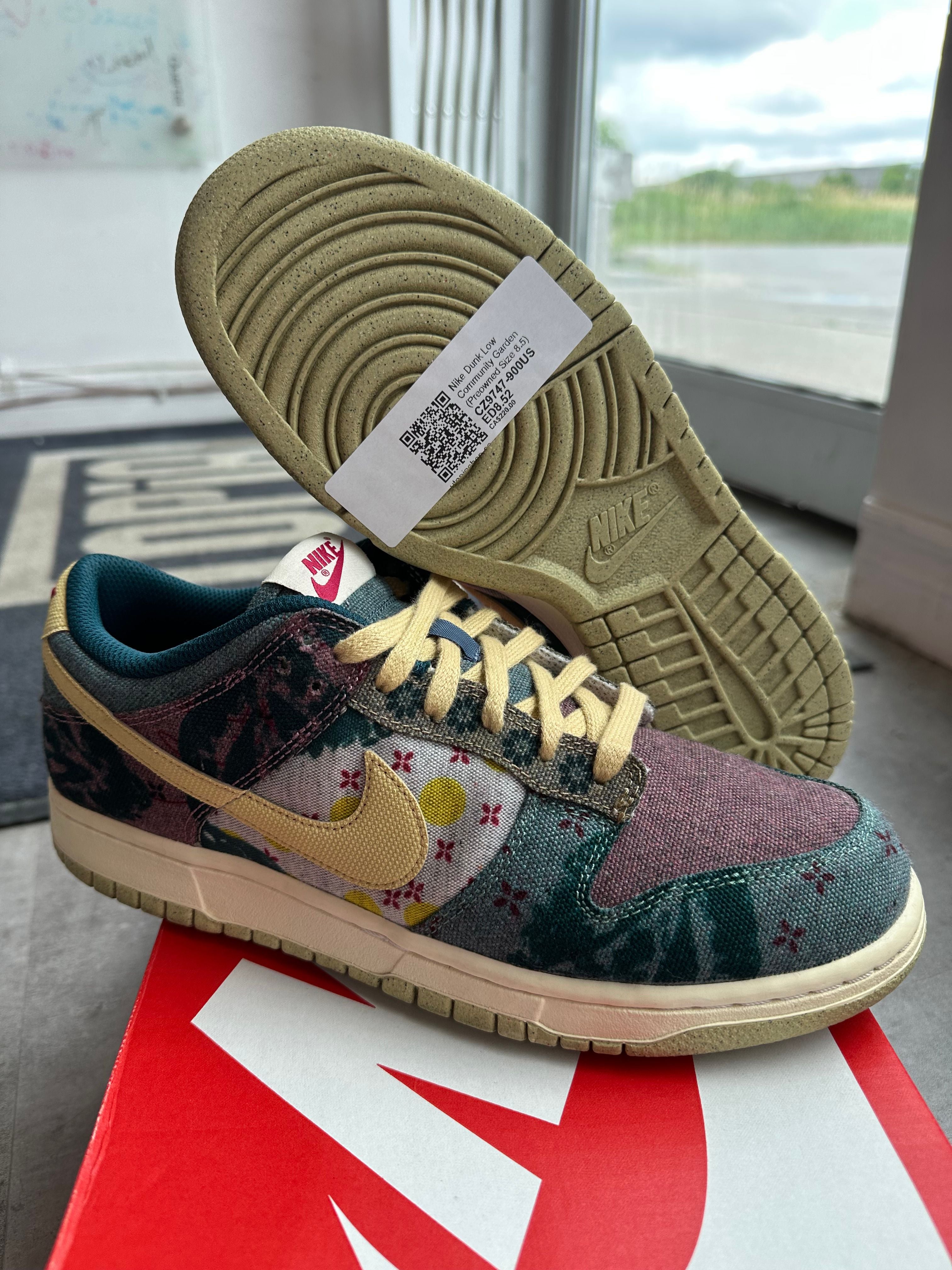 Nike Dunk Low Community Garden (Preowned Size 8.5) - Pre-Owned