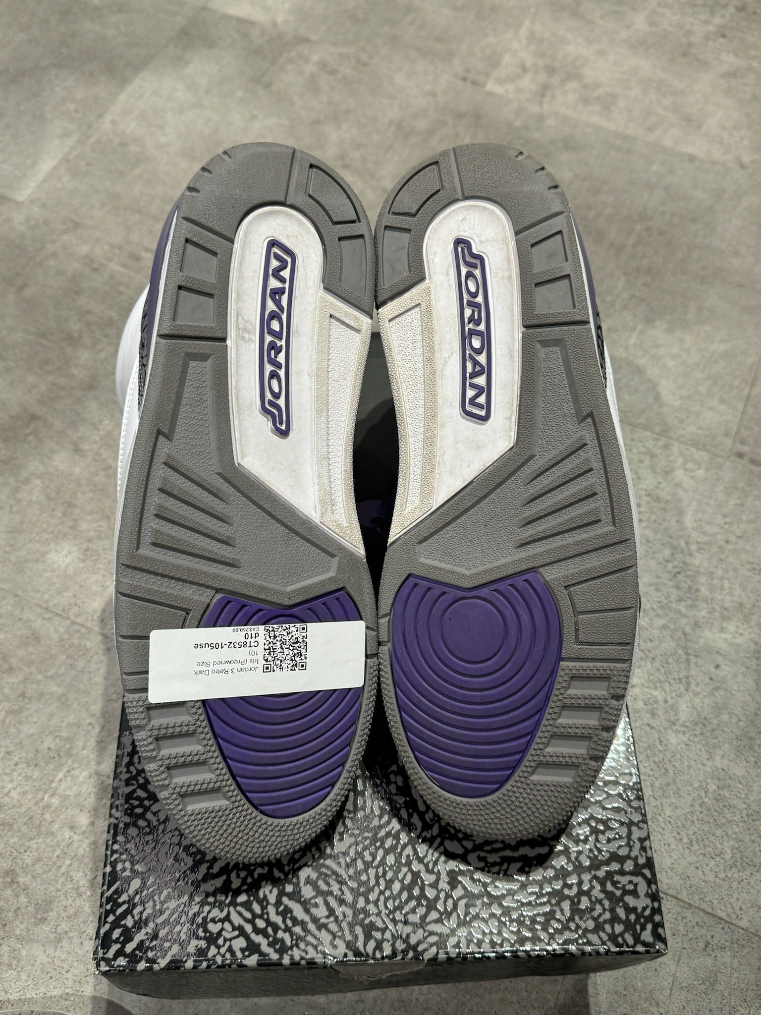 Jordan 3 Retro Dark Iris - Pre-Owned Size 10