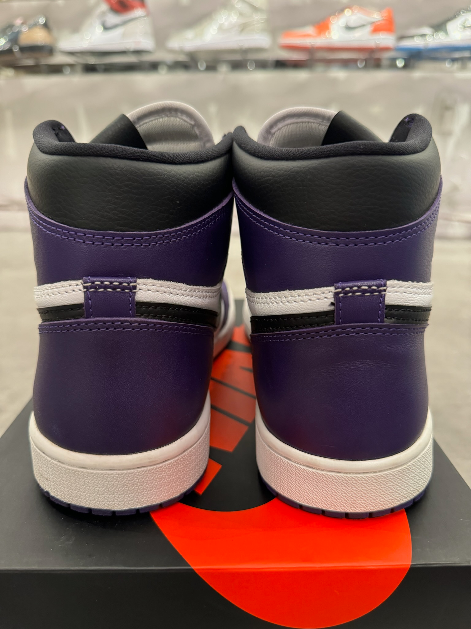 Air Jordan 1 Retro High Court Purple White (Preowned Size 9 9/10)