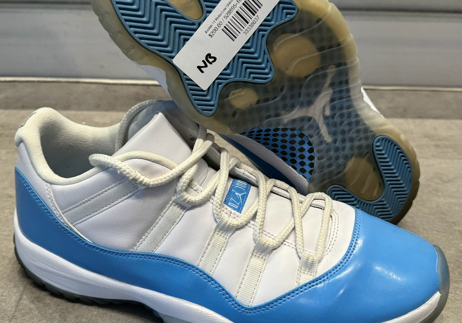 Jordan 11 Retro Low University Blue (Preowned)